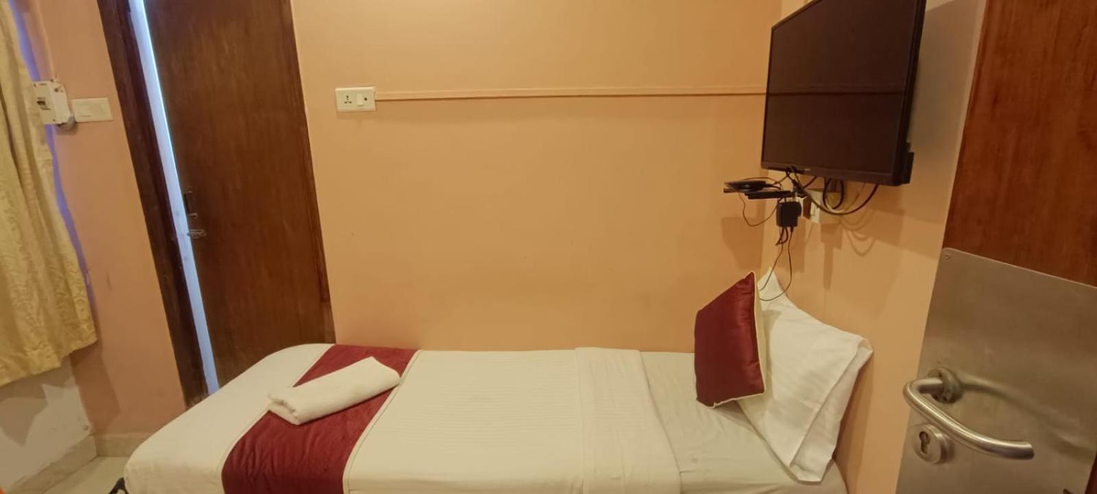 Naksha Tree Hotels Kishore Inn - Koyambedu Ченнаи Экстерьер фото