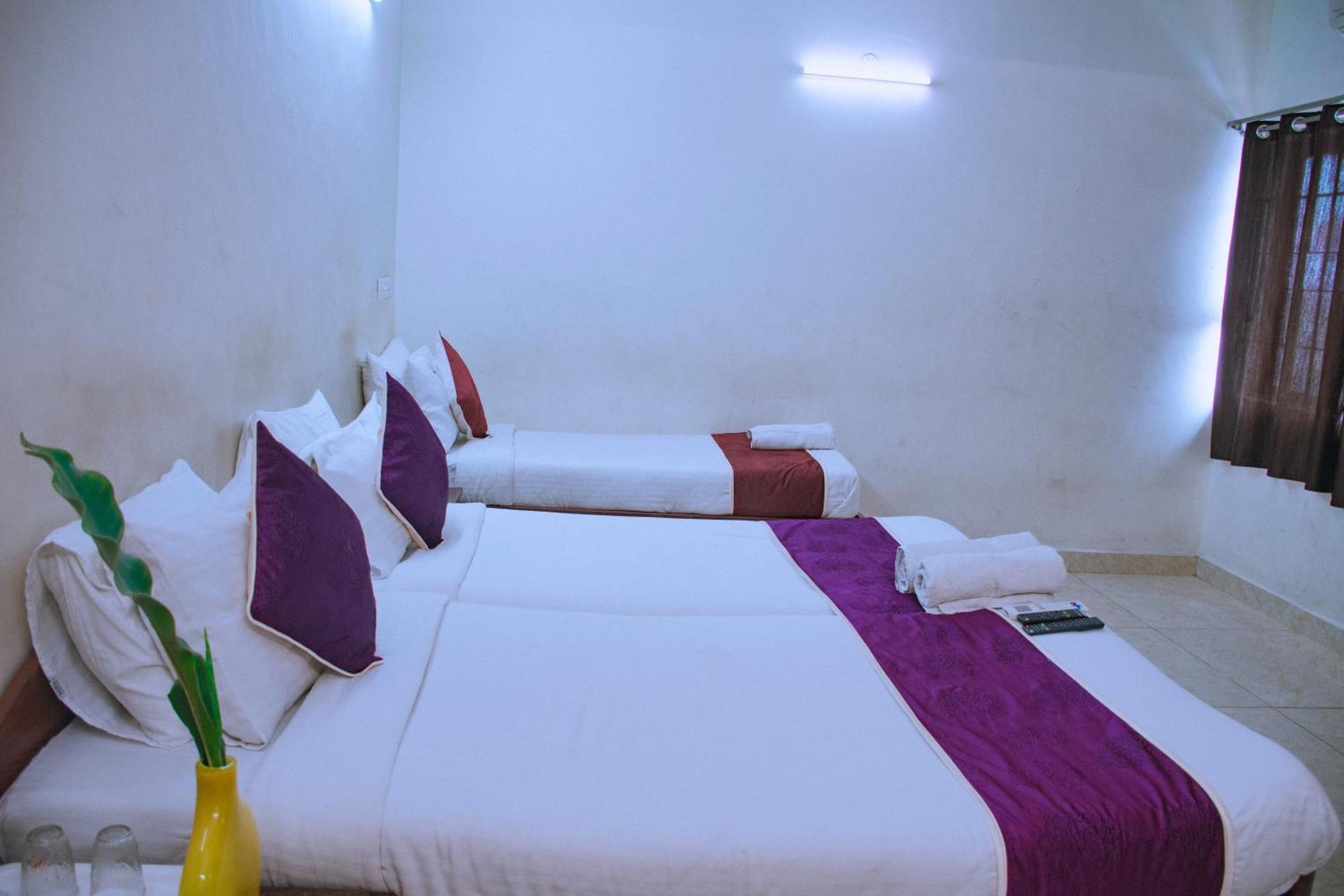 Naksha Tree Hotels Kishore Inn - Koyambedu Ченнаи Экстерьер фото